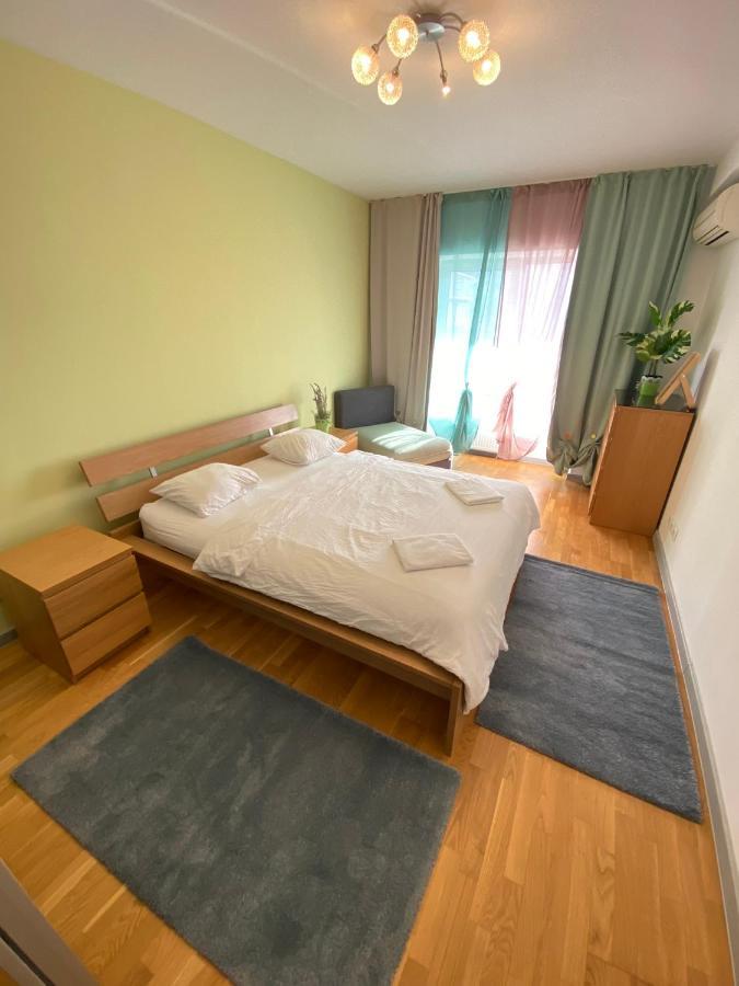 Green Apartment 214 With Private Parking 부쿠레슈티 외부 사진