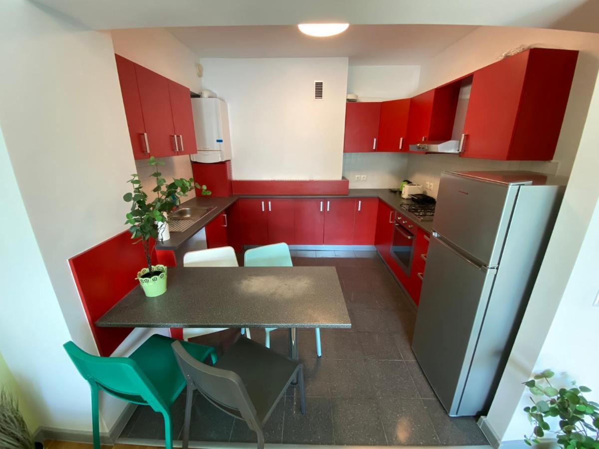 Green Apartment 214 With Private Parking 부쿠레슈티 외부 사진