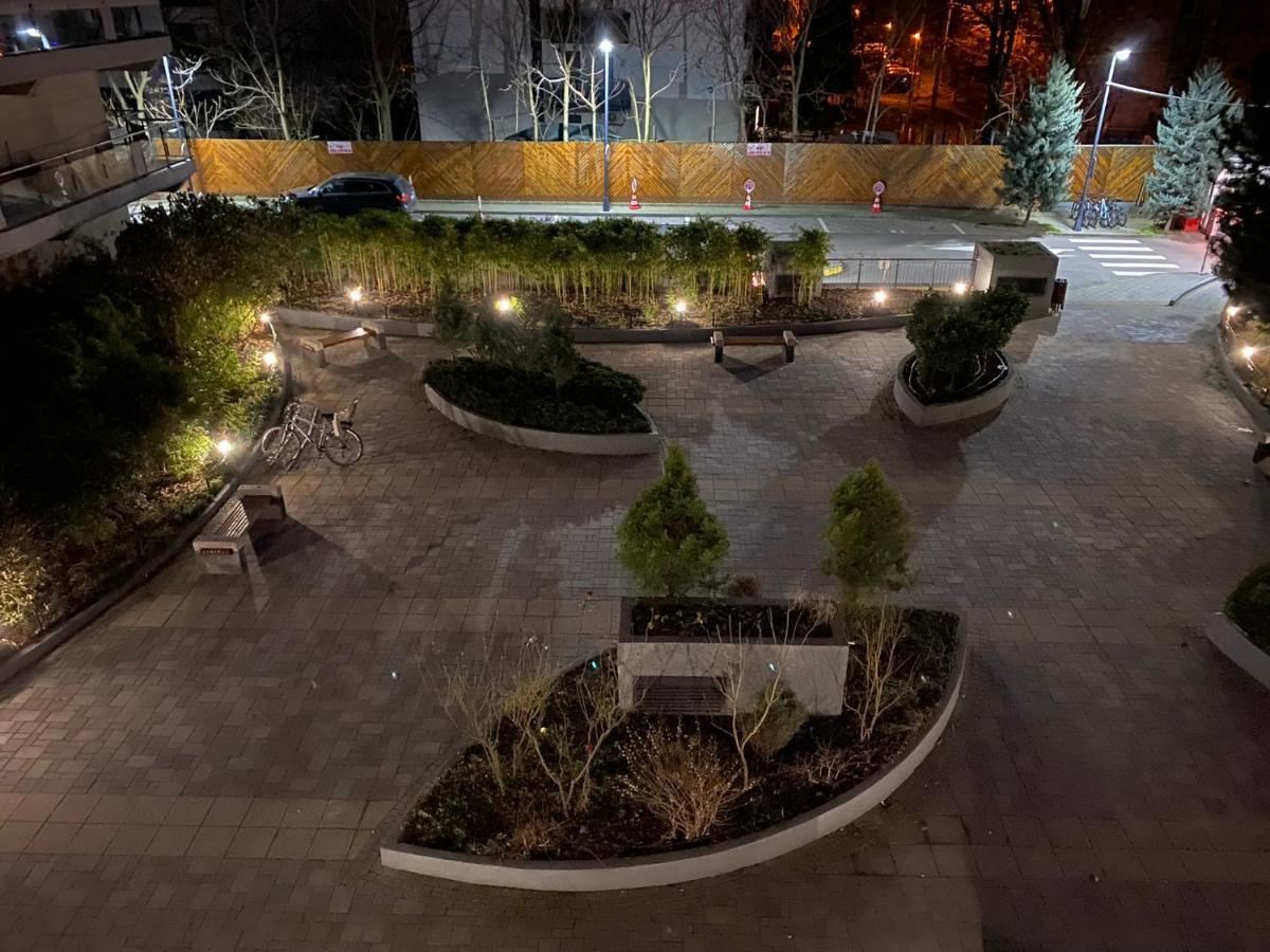 Green Apartment 214 With Private Parking 부쿠레슈티 외부 사진