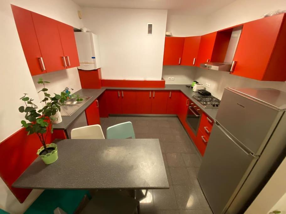Green Apartment 214 With Private Parking 부쿠레슈티 외부 사진