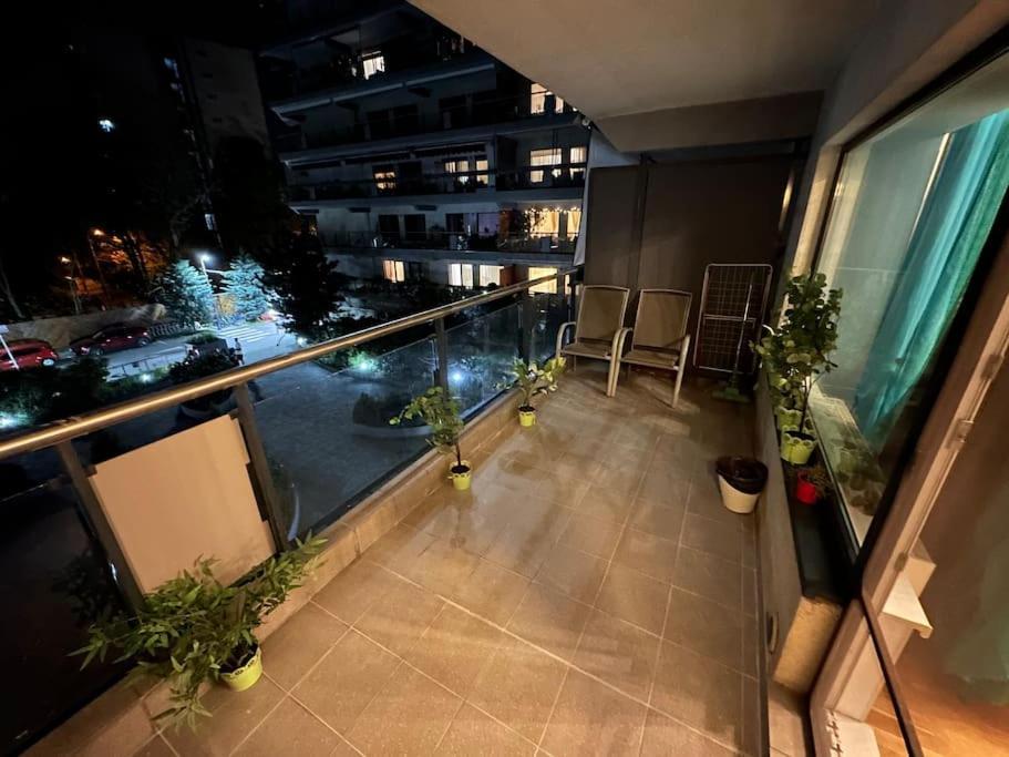 Green Apartment 214 With Private Parking 부쿠레슈티 외부 사진