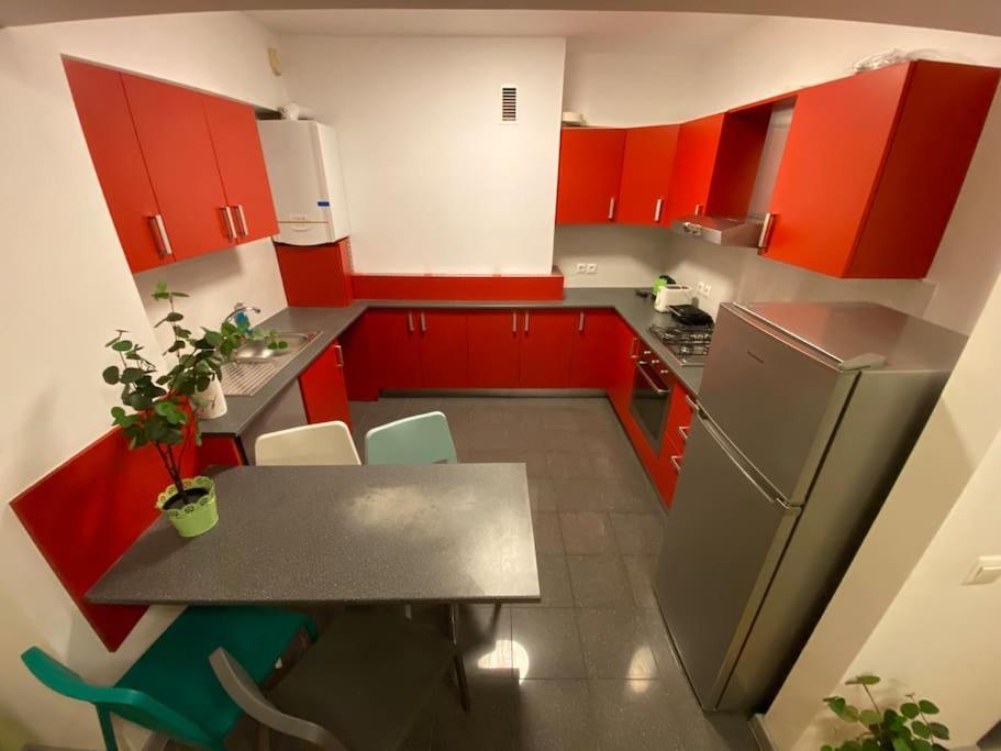Green Apartment 214 With Private Parking 부쿠레슈티 외부 사진