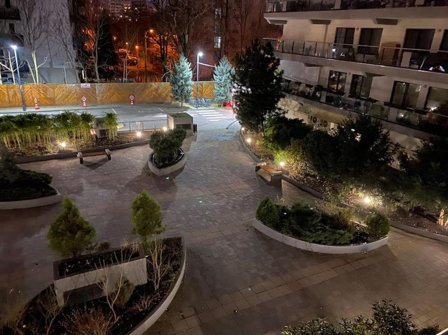 Green Apartment 214 With Private Parking 부쿠레슈티 외부 사진